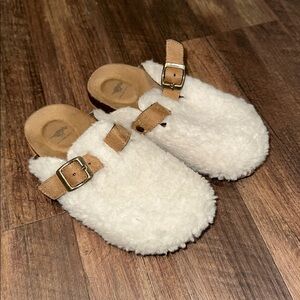 Rocket Dog Girls Cream Sherpa Clogs size 13